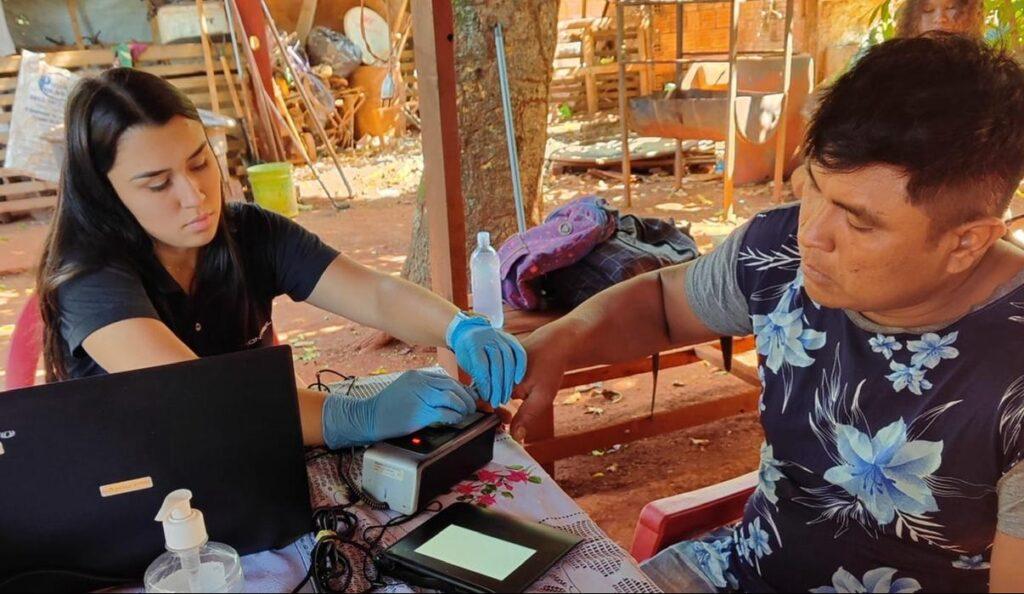 Prefeitura garante emissão de novo RG para idosos de comunidade quilombola e usuários do Cras Anhanduí.