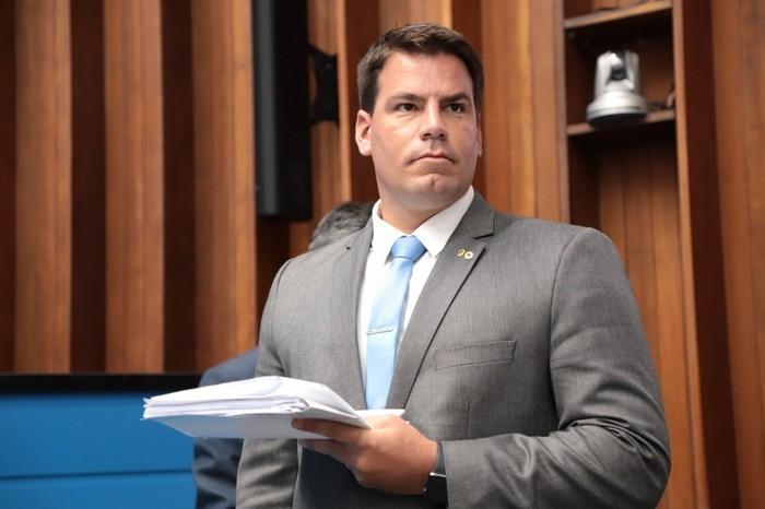 Filiação do Capitão Contar no PP esfria com exigência de concorrer ao Senado. Filiação do Capitão Contar no PP esfria com exigência de concorrer ao Senado.