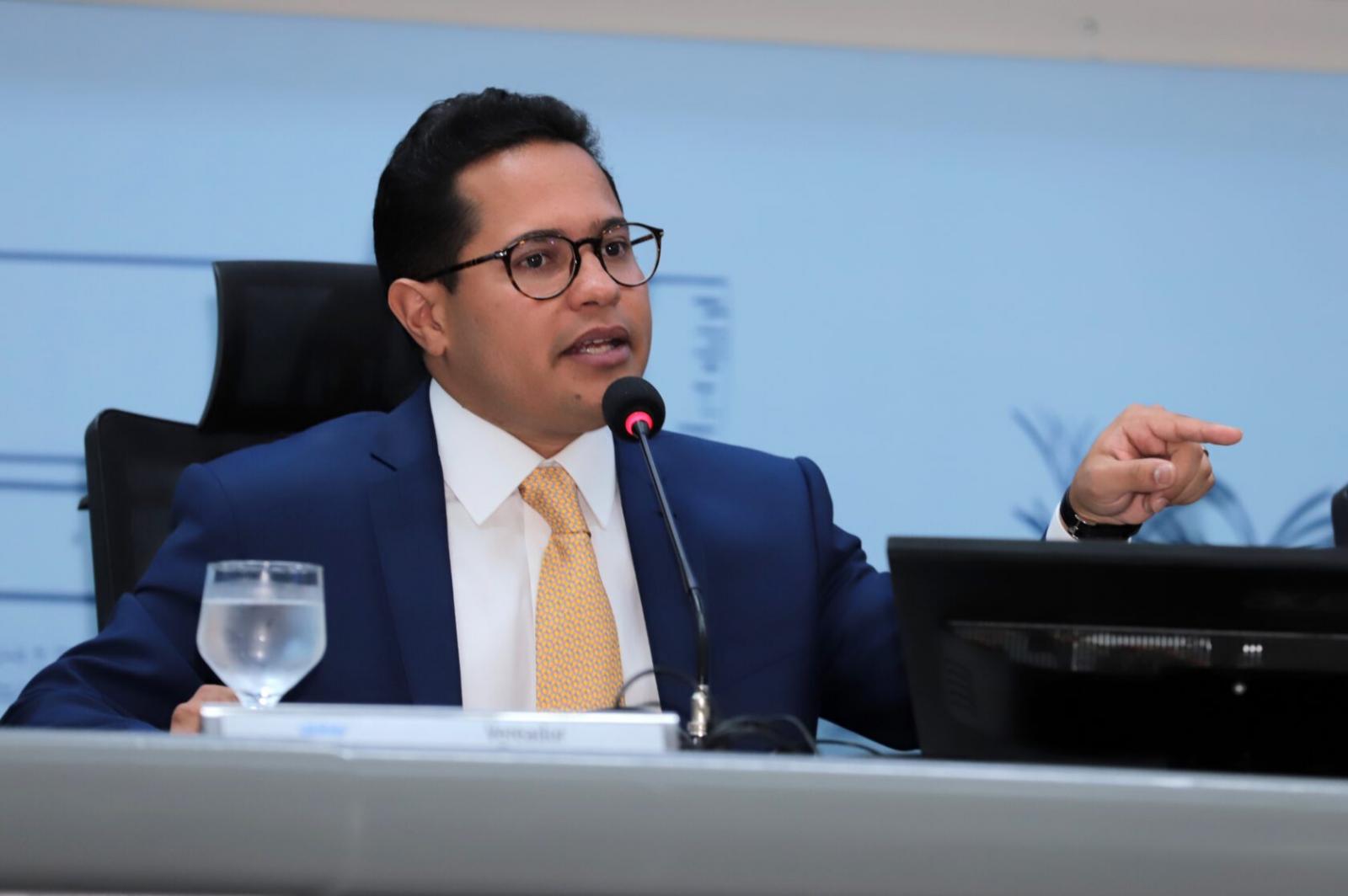Investigada por contratar escritório alvo da Policia Federal, Câmara gasta R$ 1,9 milhão com procuradores Investigada por contratar escritório alvo da Policia Federal, Câmara gasta R$ 1,9 milhão com procuradores