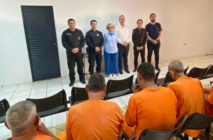 Junho Prata leva cidadania e dignidade ao presídio com o maior número de idosos em MS. Junho Prata leva cidadania e dignidade ao presídio com o maior número de idosos em MS.