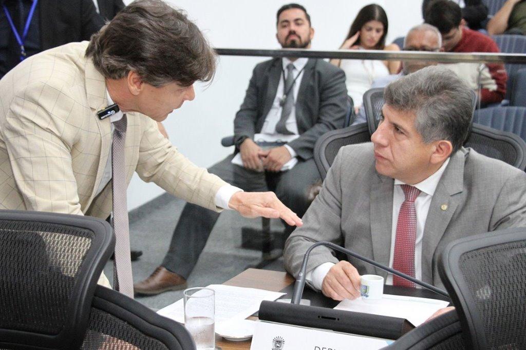 Leis: Institutos Missionário e de Culturas Afro são declarados de Utilidade Pública.