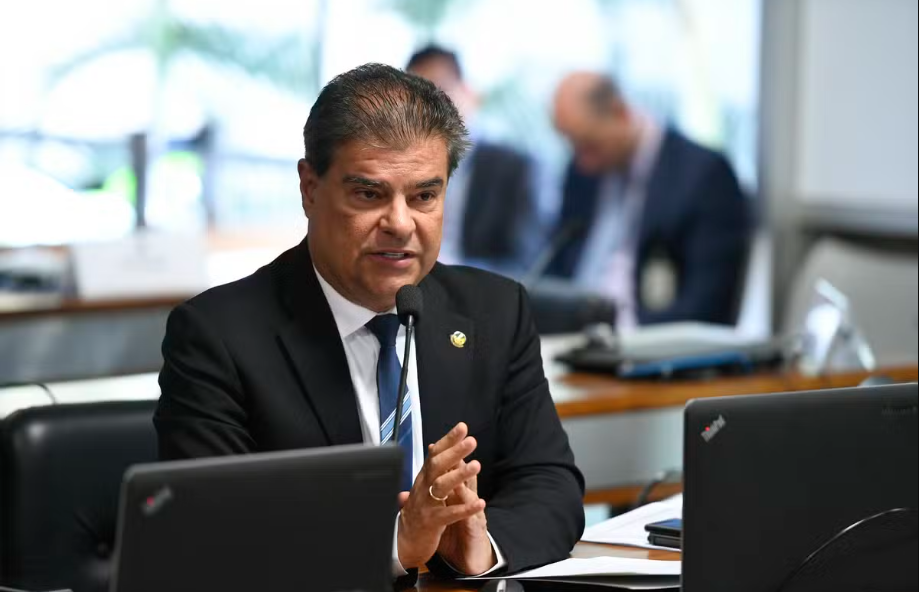 O Senador Nelsinho Trad deixa de votar e Senado aprova aumento do número de deputados. O Senador Nelsinho Trad deixa de votar e Senado aprova aumento do número de deputados.