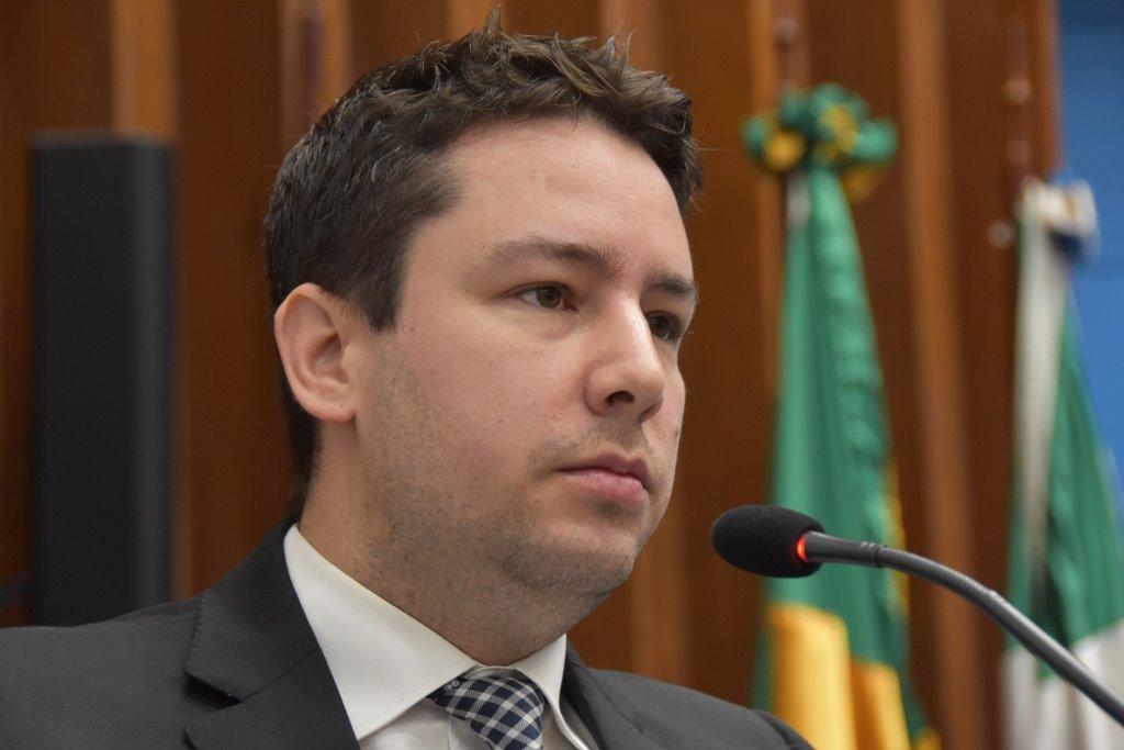 Proposta reconhece o javali como praga e institui controle populacional da espécie. Proposta reconhece o javali como praga e institui controle populacional da espécie.