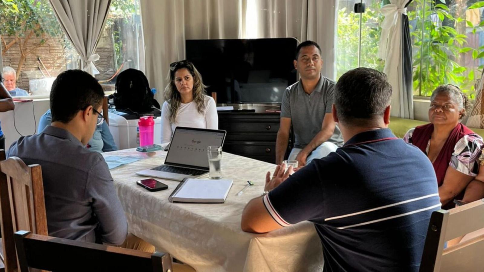 Vereador Leinha realiza atendimento no bairro Moreninhas IV.