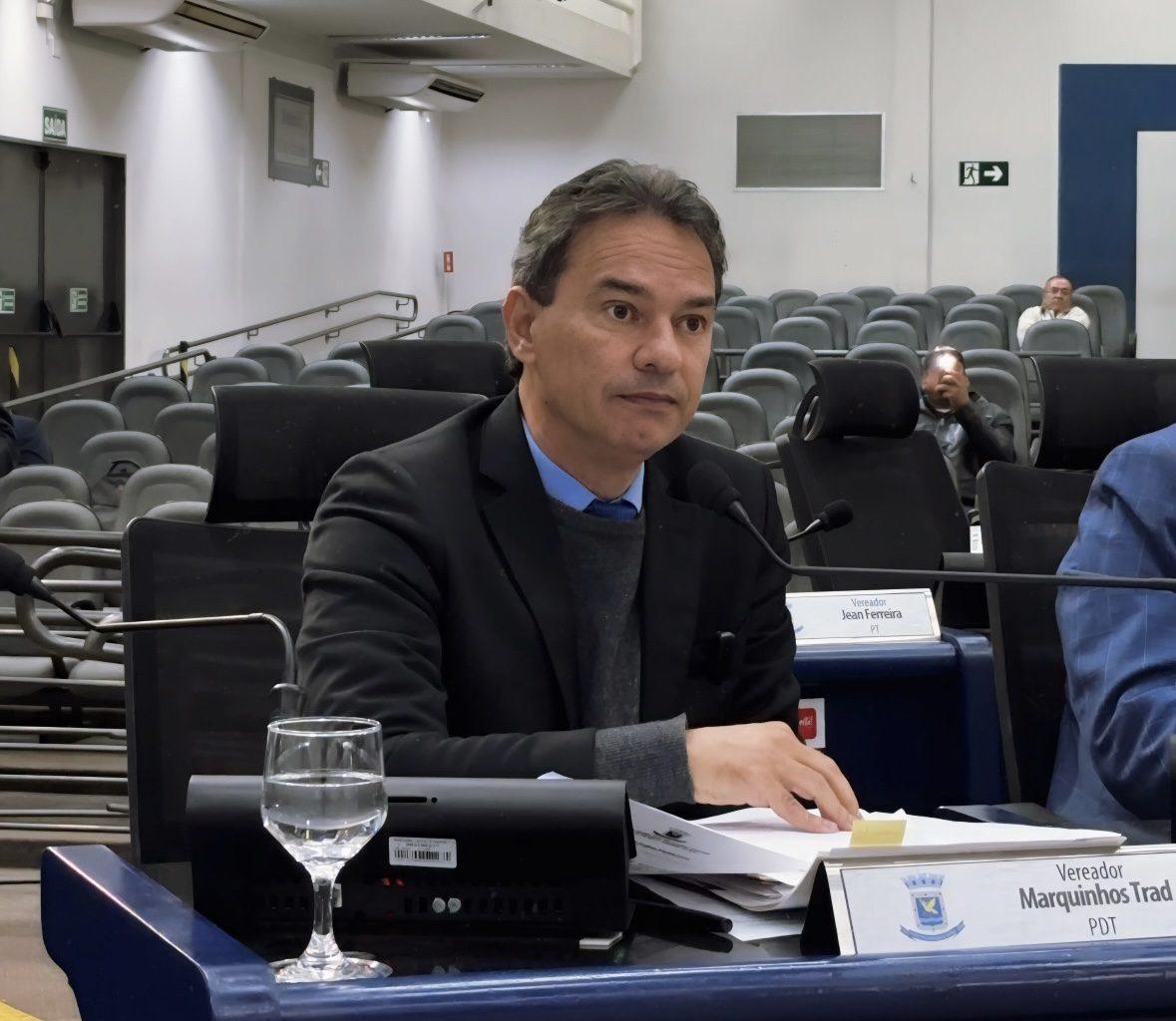 Vereador Marquinhos Trad defende projeto que garante exames de vista e óculos gratuitos para alunos da rede pública e idosos.