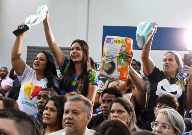 Vereadores analisam veto ao PL que prevê ajuda para remédios, fraldas e dietas para PcD. Vereadores analisam veto ao PL que prevê ajuda para remédios, fraldas e dietas para PcD.