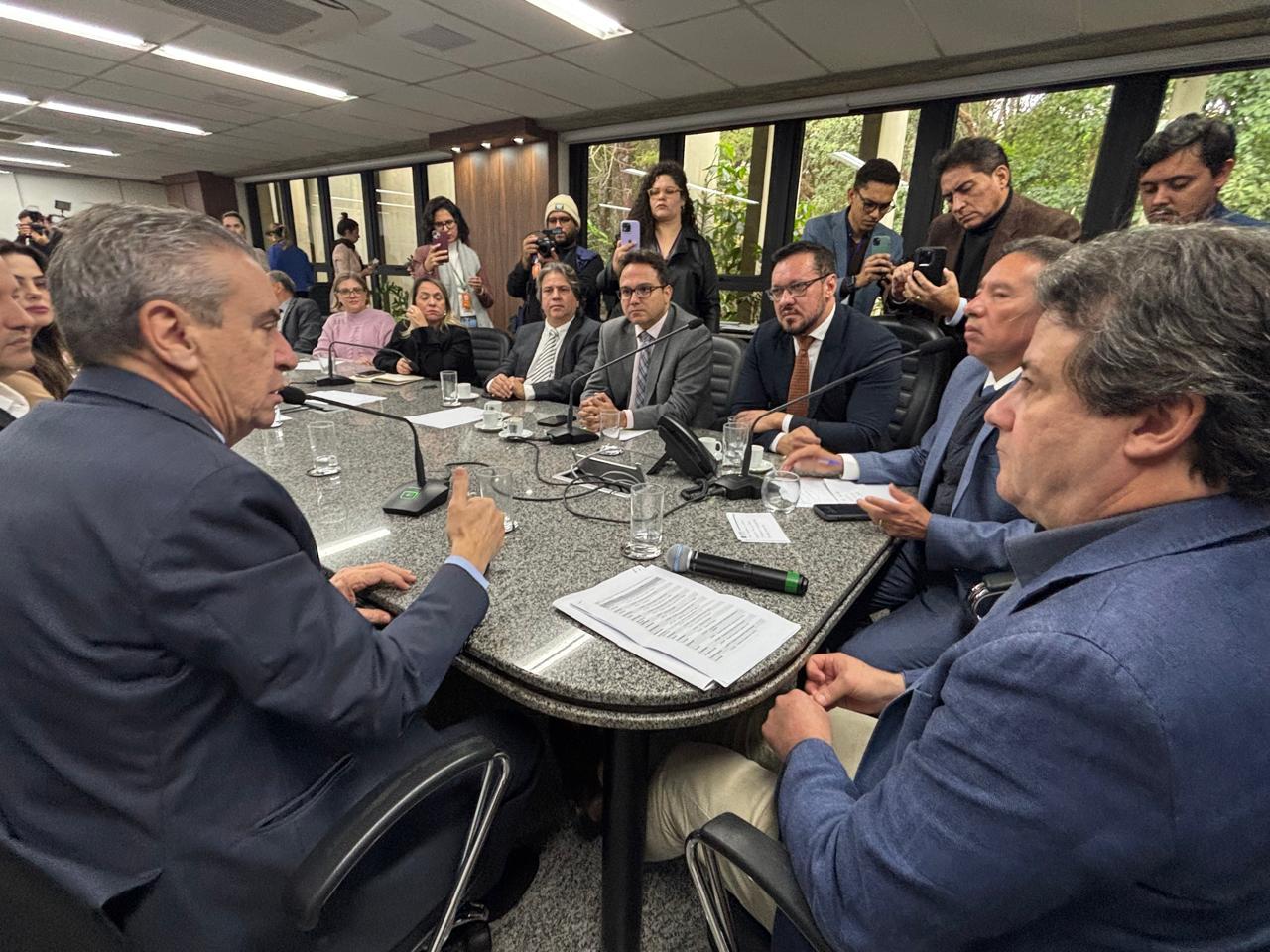 Com foco na eficiência e redução de filas, Governo de MS apresenta nova estratégia de financiamento da Saúde no Estado. Com foco na eficiência e redução de filas, Governo de MS apresenta nova estratégia de financiamento da Saúde no Estado.