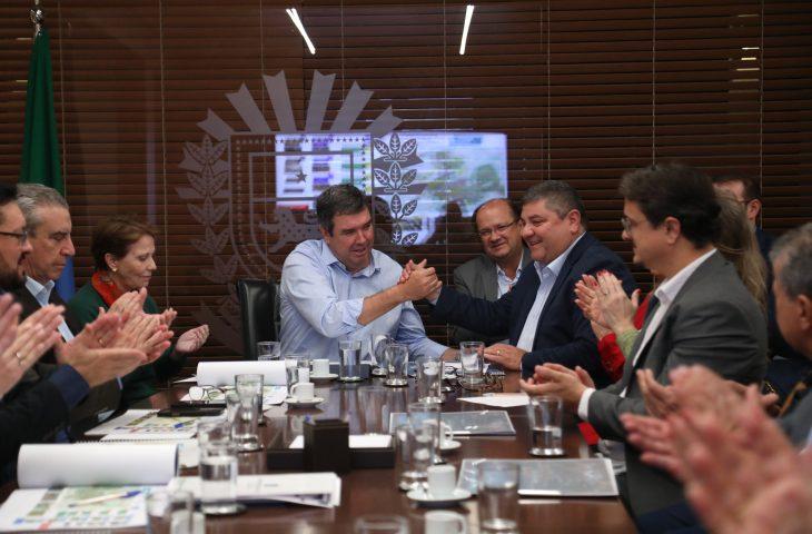 Bonito investe em pavimentação, habitação e infraestrutura com apoio do MS Ativo Municipalismo. Bonito investe em pavimentação, habitação e infraestrutura com apoio do MS Ativo Municipalismo.