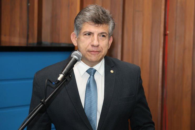 Deputado Lidio Lopes critica concessão da BR-163 e fala sobre eleições 2026 na Massa FM.