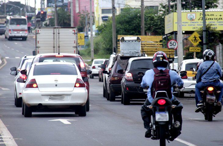 Detran e Corpo de Bombeiros de MS oferecem curso de pilotagem segura para frear crescente de acidentes. Detran e Corpo de Bombeiros de MS oferecem curso de pilotagem segura para frear crescente de acidentes.
