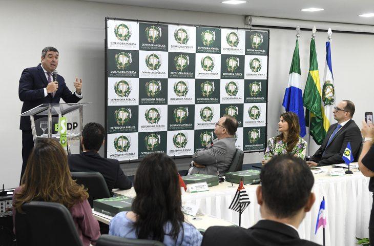Em encontro com defensores públicos, Governo de MS defende inclusão e combate a extrema pobreza. Em encontro com defensores públicos, Governo de MS defende inclusão e combate a extrema pobreza.