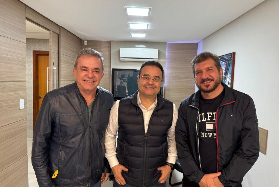 Ex-deputado federal  Fabio Trad é cotado a disputar o governo do Estado com Eduardo Riedel; ato marca guinada à esquerda de parte da família Trad. Ex-deputado federal  Fabio Trad é cotado a disputar o governo do Estado com Eduardo Riedel; ato marca guinada à esquerda de parte da família Trad.