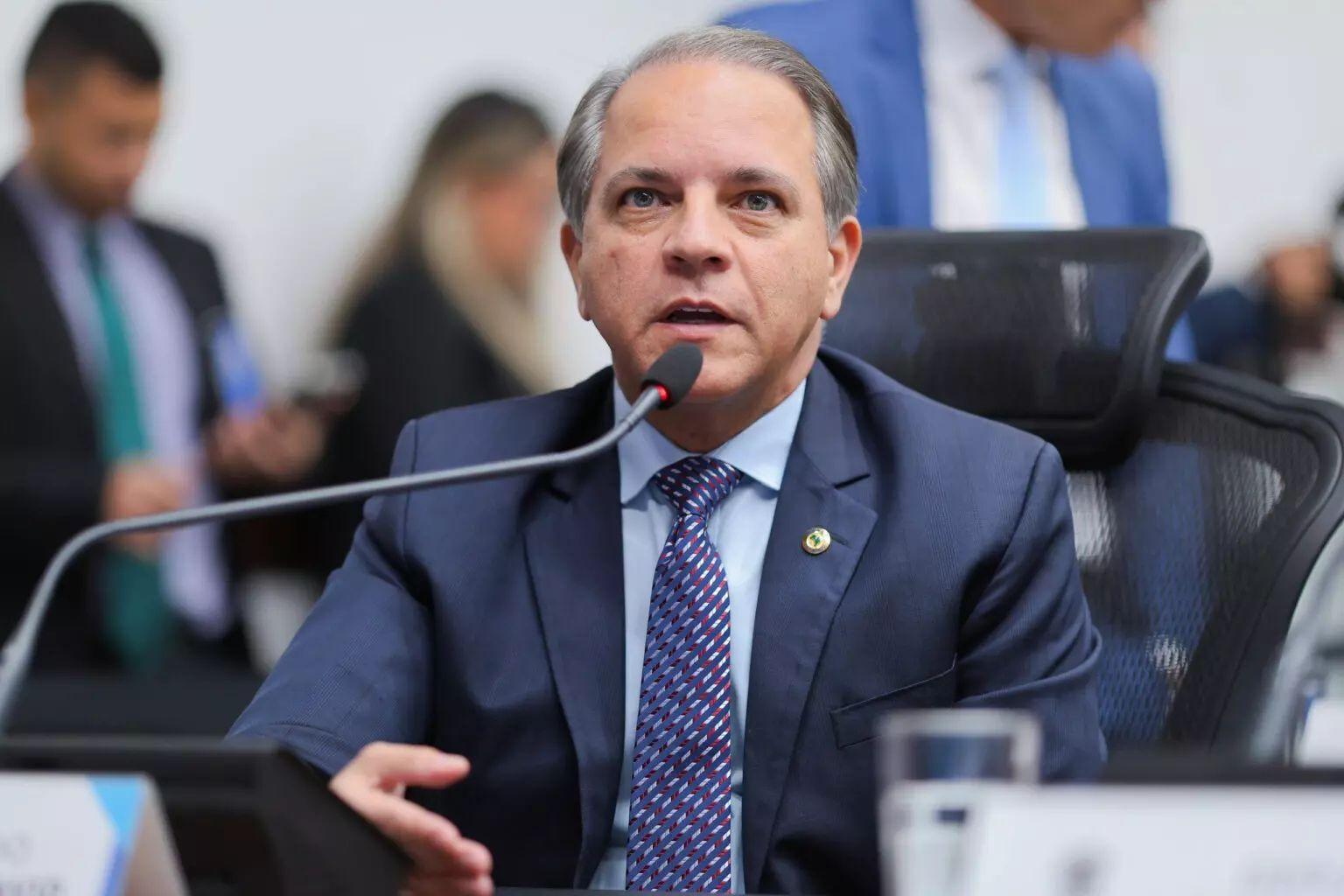 O Deputado Coronel David diz Lula optou pelo confronto sobre tarifa de 50% de Trump. O Deputado Coronel David diz Lula optou pelo confronto sobre tarifa de 50% de Trump.