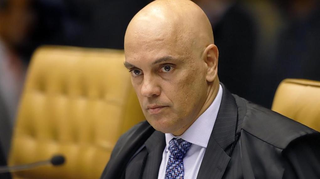 Ministro  do STF Alexandre de Moraes recua de decisão em que haveria cobrança retroativa do IOF. Ministro  do STF Alexandre de Moraes recua de decisão em que haveria cobrança retroativa do IOF.