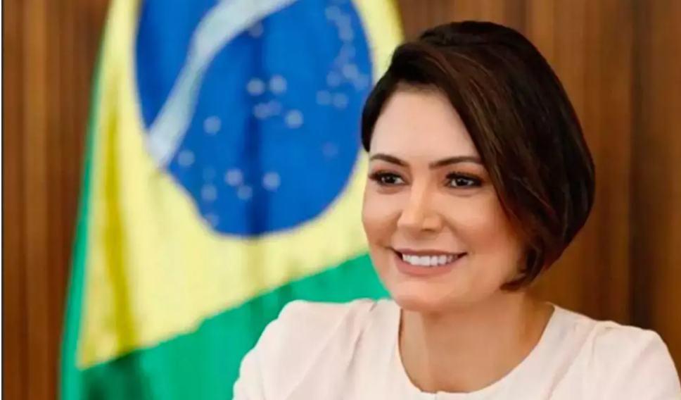 A ex Primeira dama Michelle Bolsonaro lidera corrida para presidente em MS, revela pesquisa. A ex Primeira dama Michelle Bolsonaro lidera corrida para presidente em MS, revela pesquisa.