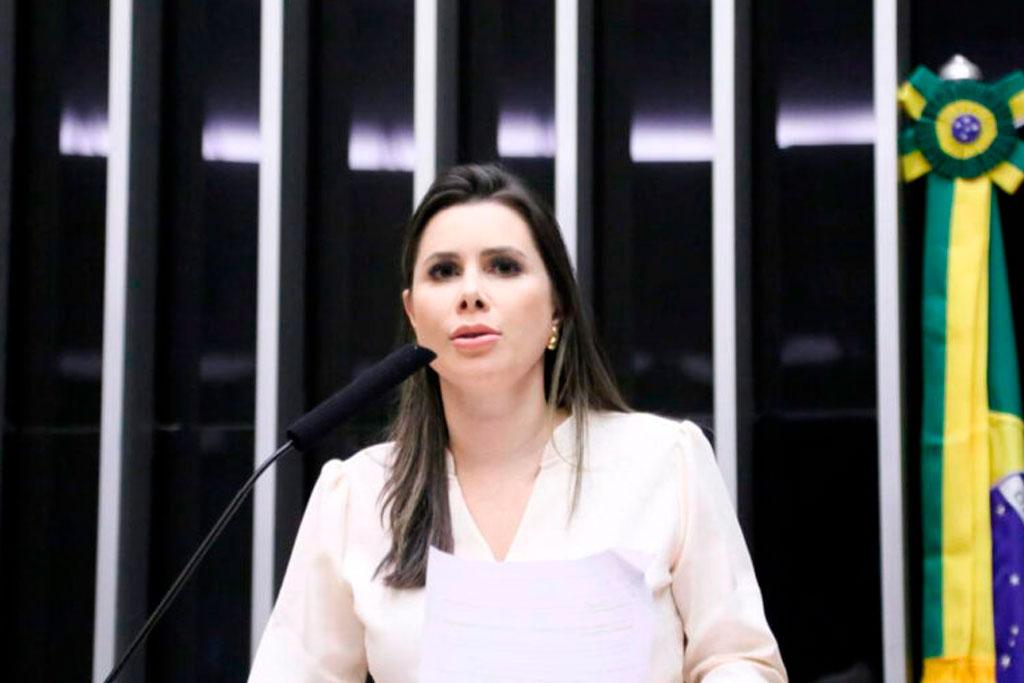 Carol De Toni apresenta proposta para proibir que CPIs sejam presididas e relatadas por quem não apoiou sua criação. Carol De Toni apresenta proposta para proibir que CPIs sejam presididas e relatadas por quem não apoiou sua criação.