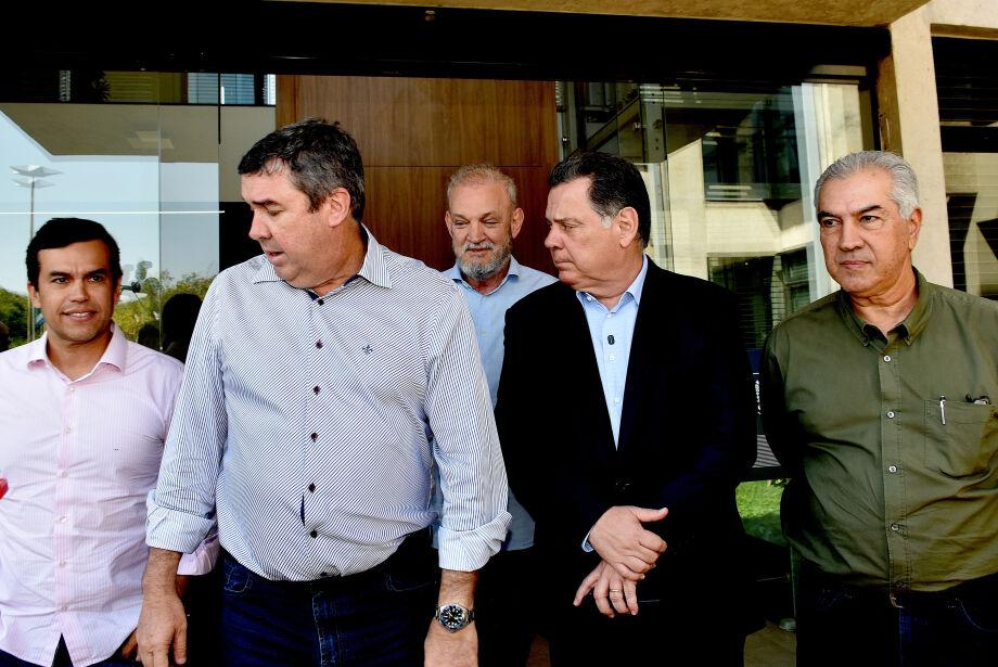 Ex Governador Reinaldo Azambuja sai do partido PSDB, mas diz que deputados federais ficarão no ninho. Ex Governador Reinaldo Azambuja sai do partido PSDB, mas diz que deputados federais ficarão no ninho.