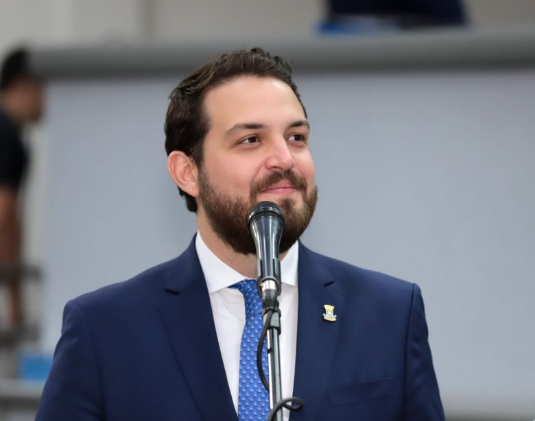 Juiz dá ‘ultimato’ para réus por corrupção no esquema de Claudinho Serra. Juiz dá ‘ultimato’ para réus por corrupção no esquema de Claudinho Serra.