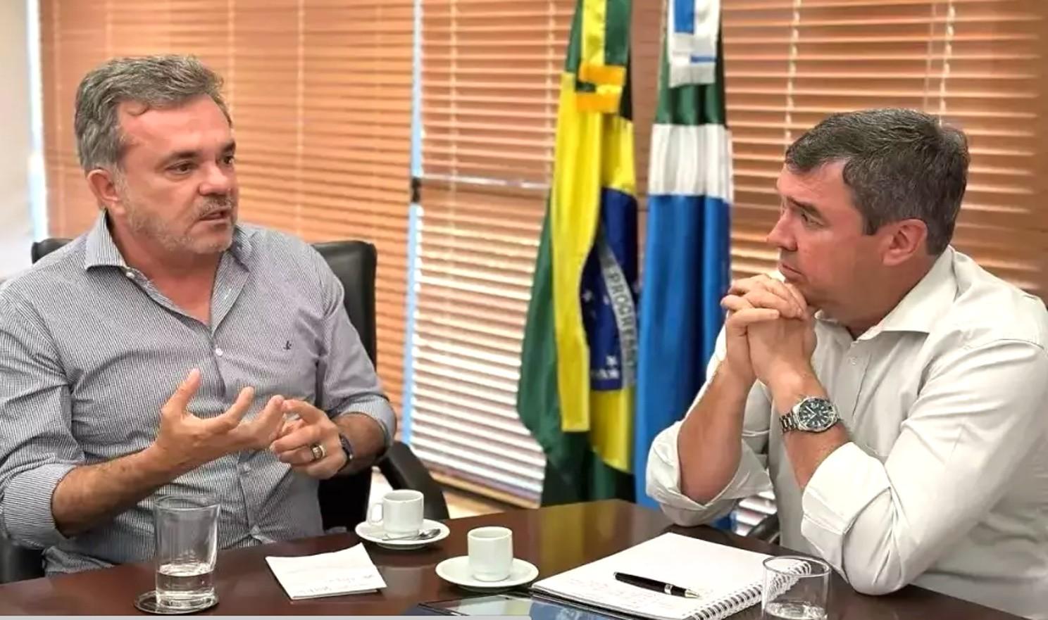 O Governador Eduardo Riedel de Mato Grosso do Sul negocia novo empréstimo de R$ 2 bilhões com o BNDES. O Governador Eduardo Riedel de Mato Grosso do Sul negocia novo empréstimo de R$ 2 bilhões com o BNDES.