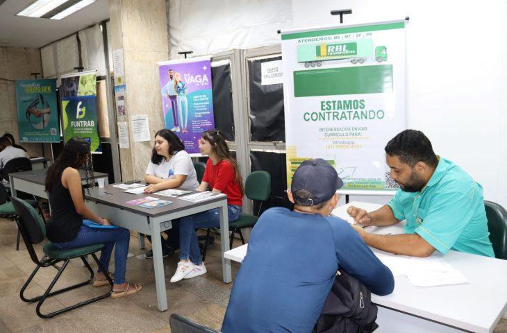 Emprego mais perto de você: Funtrab realiza Feirão da Empregabilidade na Capital. Emprego mais perto de você: Funtrab realiza Feirão da Empregabilidade na Capital.
