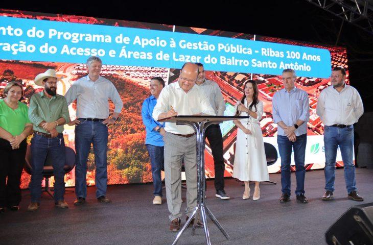 Governo de MS reforça parceria com Ribas do Rio Pardo e iniciativa privada em novas entregas de infraestrutura. Governo de MS reforça parceria com Ribas do Rio Pardo e iniciativa privada em novas entregas de infraestrutura.