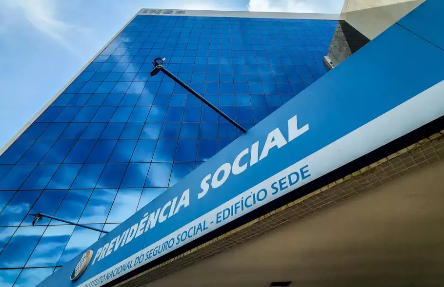 Governo já pagou R$ 1,53 bi a aposentados afetados por descontos indevidos do INSS, diz Secom. Governo já pagou R$ 1,53 bi a aposentados afetados por descontos indevidos do INSS, diz Secom.