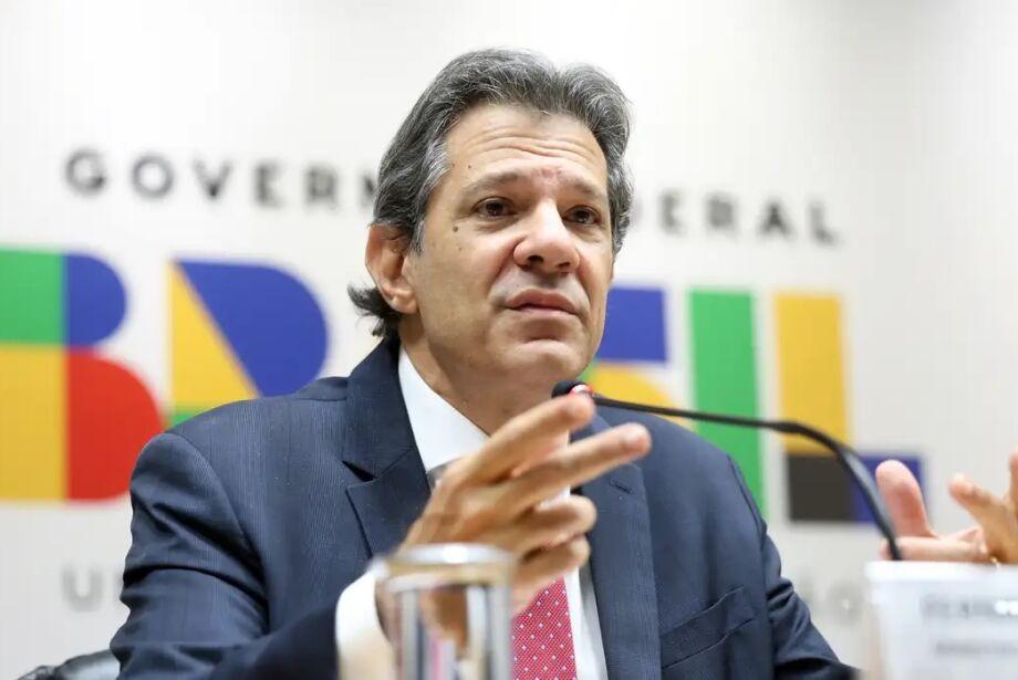 Haddad diz que não irá aos EUA e que fica no Brasil por possível votação da isenção do IR. Haddad diz que não irá aos EUA e que fica no Brasil por possível votação da isenção do IR.