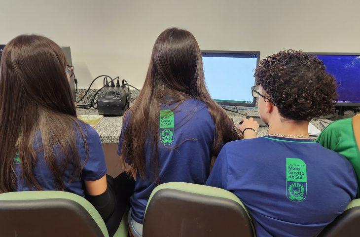 MS Speaks: plataforma inovadora fortalece ensino do inglês para 83 mil alunos das escolas estaduais. MS Speaks: plataforma inovadora fortalece ensino do inglês para 83 mil alunos das escolas estaduais.