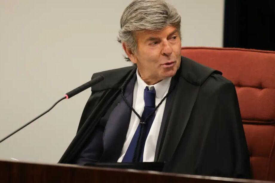 O ministro do Supremo Tribunal Federal (STF) Luiz Fux desiste de liminar sobre PEC dos Precatórios e pede informações às partes. O ministro do Supremo Tribunal Federal (STF) Luiz Fux desiste de liminar sobre PEC dos Precatórios e pede informações às partes.