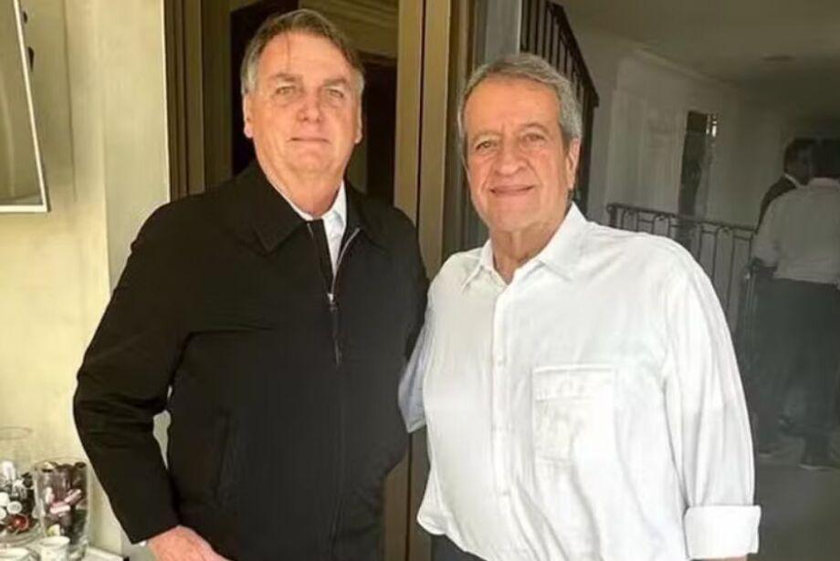 O ex presidente Jair Messias Bolsonaro reforçou ao presidente do PL  Valdemar da Costa Neto que em Campo Grande Mato Grosso do Sul Reinaldo Azambuja é quem dá as cartas agora. O ex presidente Jair Messias Bolsonaro reforçou ao presidente do PL  Valdemar da Costa Neto que em Campo Grande Mato Grosso do Sul Reinaldo Azambuja é quem dá as cartas agora.