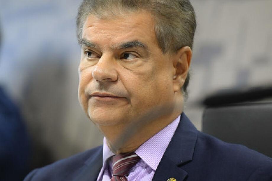 O Senador Nelsinho Trad pode perder apoio de aliados com os irmãos na esquerda. O Senador Nelsinho Trad pode perder apoio de aliados com os irmãos na esquerda.