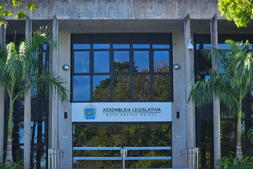 Projetos tratam sobre desconto em imposto e ajustes em programa de incentivos fiscais.