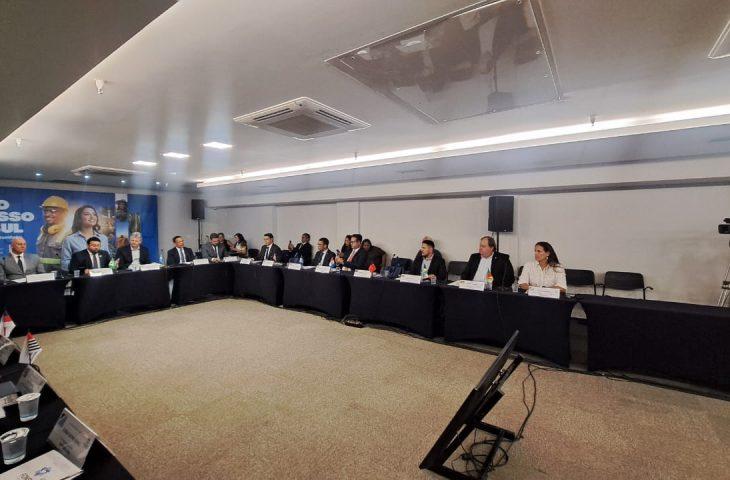 Secretários de trabalho de 15 estados participam em MS de debate sobre emprego e qualificação no País. Secretários de trabalho de 15 estados participam em MS de debate sobre emprego e qualificação no País.