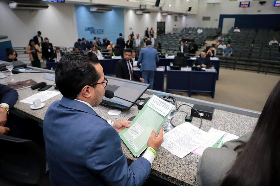 Vereadores mantêm veto a emendas da LDO na sessão desta terça-feira.