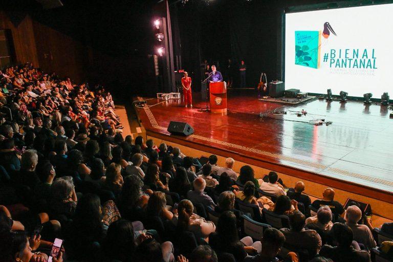 Com apoio do Governo do Estado, Bienal Pantanal celebra a literatura e fortalece produções locais. Com apoio do Governo do Estado, Bienal Pantanal celebra a literatura e fortalece produções locais.