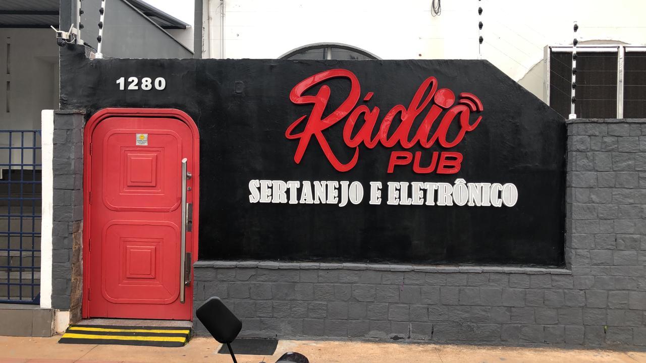 A antiga Boate do Rádio Clube renasce como Rádio Pub e abre agenda para locações. A antiga Boate do Rádio Clube renasce como Rádio Pub e abre agenda para locações.