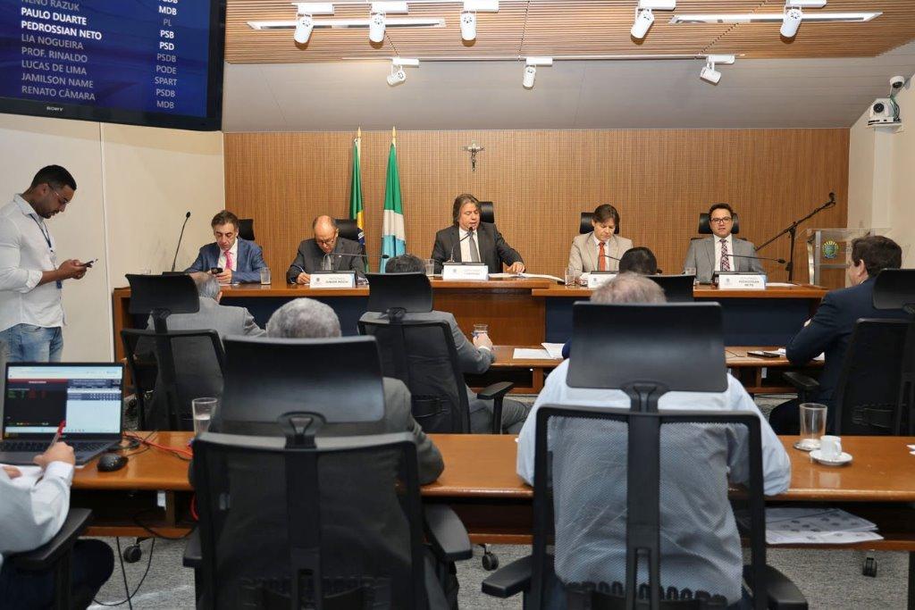 CCJR aprova projetos de lei que garantem proteção à infância e segurança de PCDs.