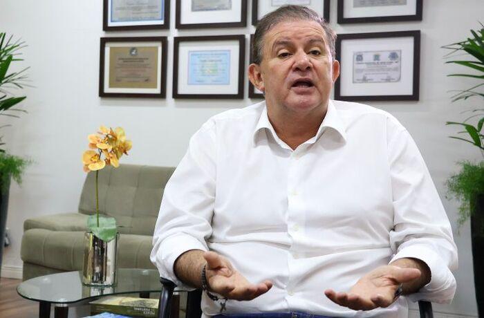 O Governador Eduardo Riedel publica exoneração de Eduardo Rocha na Casa Civil.