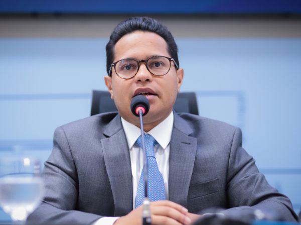 Papy parabeniza Comissão da Educação por conduzir impasse sobre piso dos professores com “diálogo”