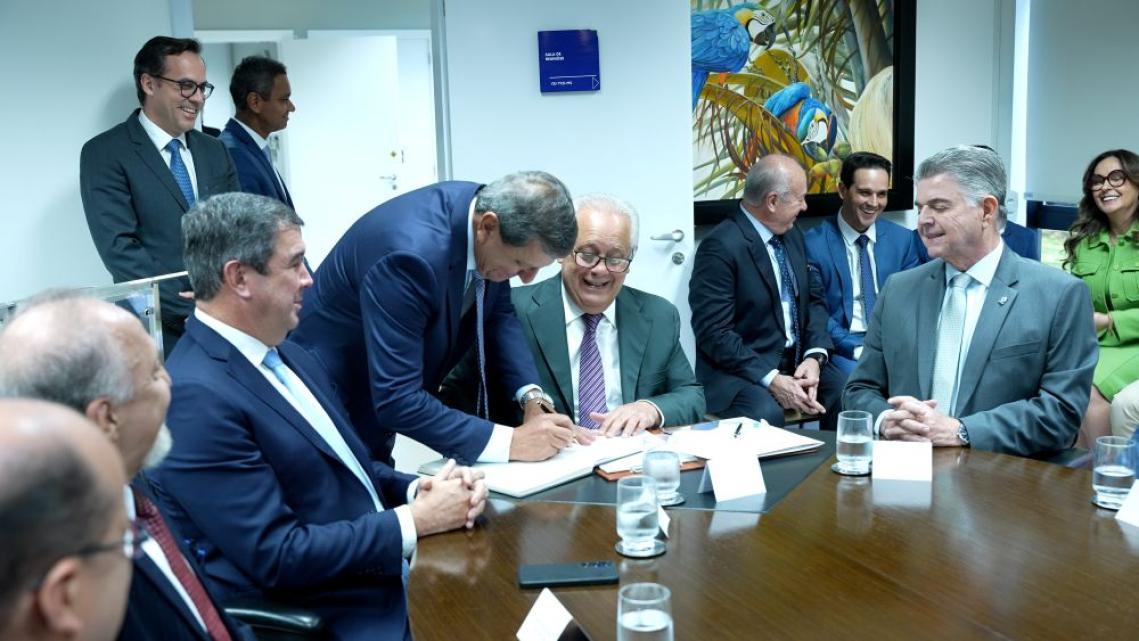 TCE-MS empossa Sergio de Paula como novo conselheiro e reforça compromisso com o fortalecimento do controle externo.