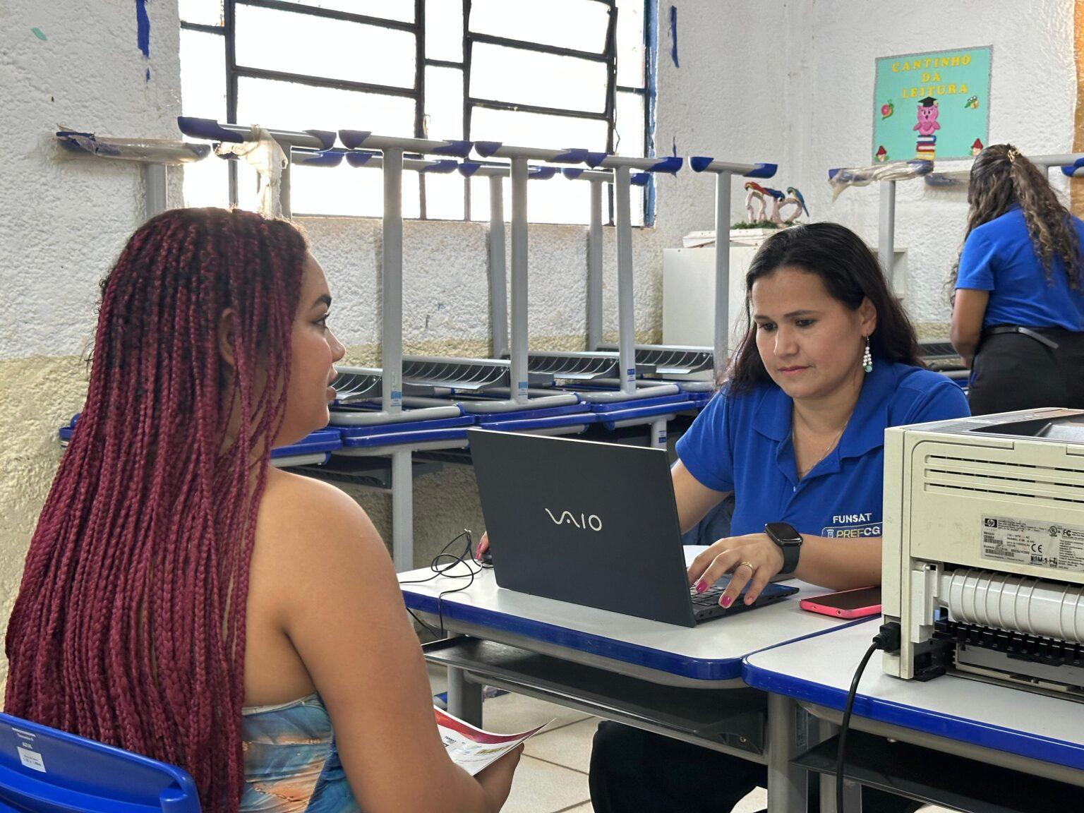 Funsat oferece mais de 800 vagas sem precisar ter experiência nesta sexta.