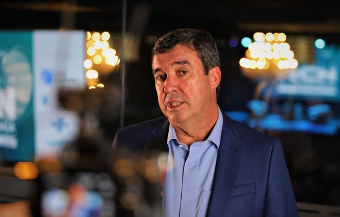 O Governador Eduardo Riedel se reúne com deputados para fazer balanço de 2025 nesta quarta-feira.