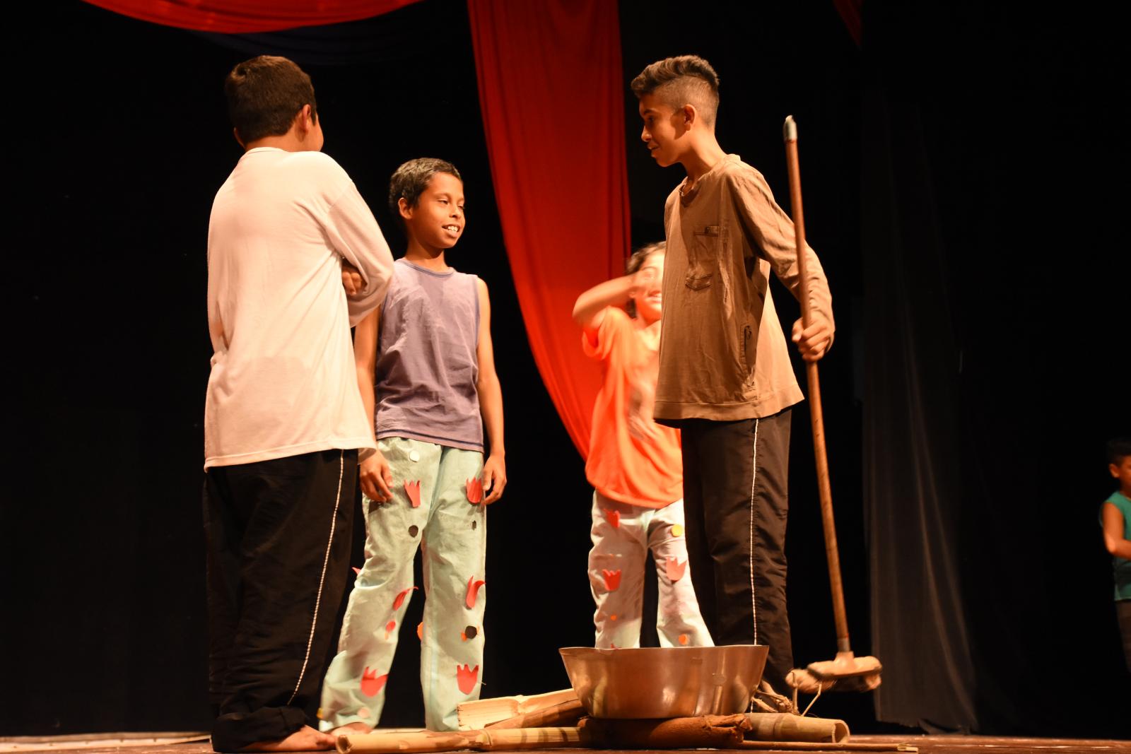 Prefeitura abre processo seletivo para professores temporários do Projeto DEAC.