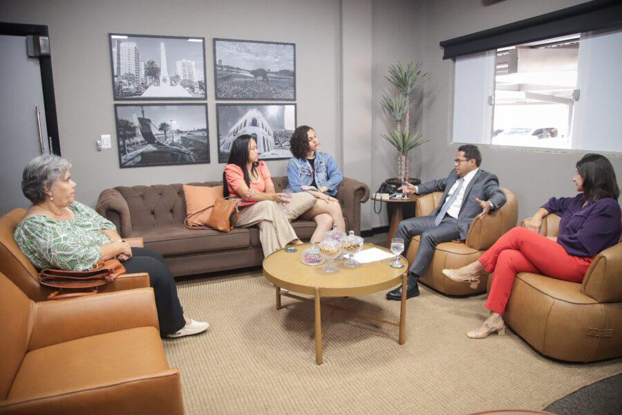 Vereadores reforçam luta de mães atípicas para garantir fraldas e insumos aos filhos.