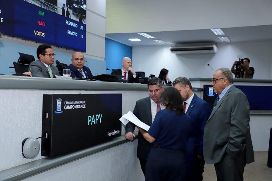 Vereadores votam três projetos na sessão de quinta-feira.