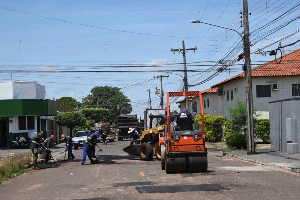 Prefeitura tapa 20 mil buracos em sete dias e acelera melhorias na mobilidade.