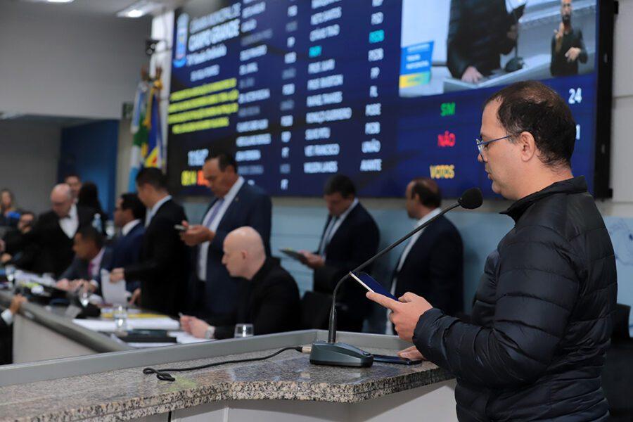 Câmara abre espaço na Tribuna para discutir sobre impasse na feira na Praça do Peixe.