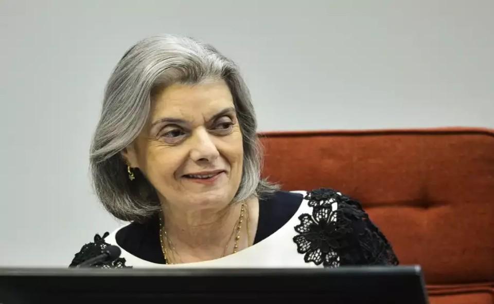  A ministra do Supremo Tribunal Federal (STF) Cármen Lúcia diz que teste da urna garante 'sossego eleitoral' para 2026.