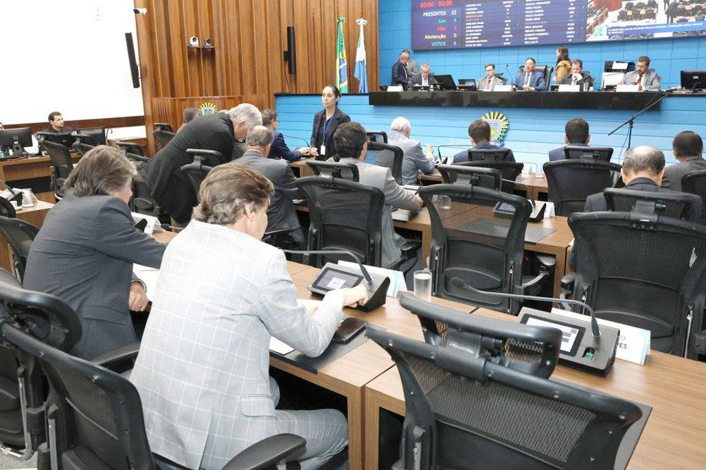 Deputados votam cinco propostas na sessão desta quinta-feira.