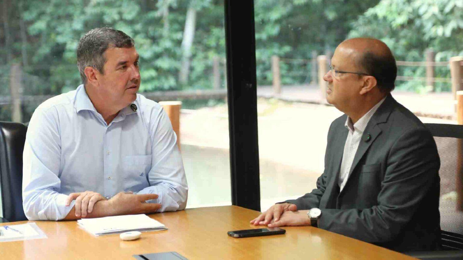 Governador Eduardo Riedel sai de férias e Barbosinha assume Governo de MS até 16 de janeiro.